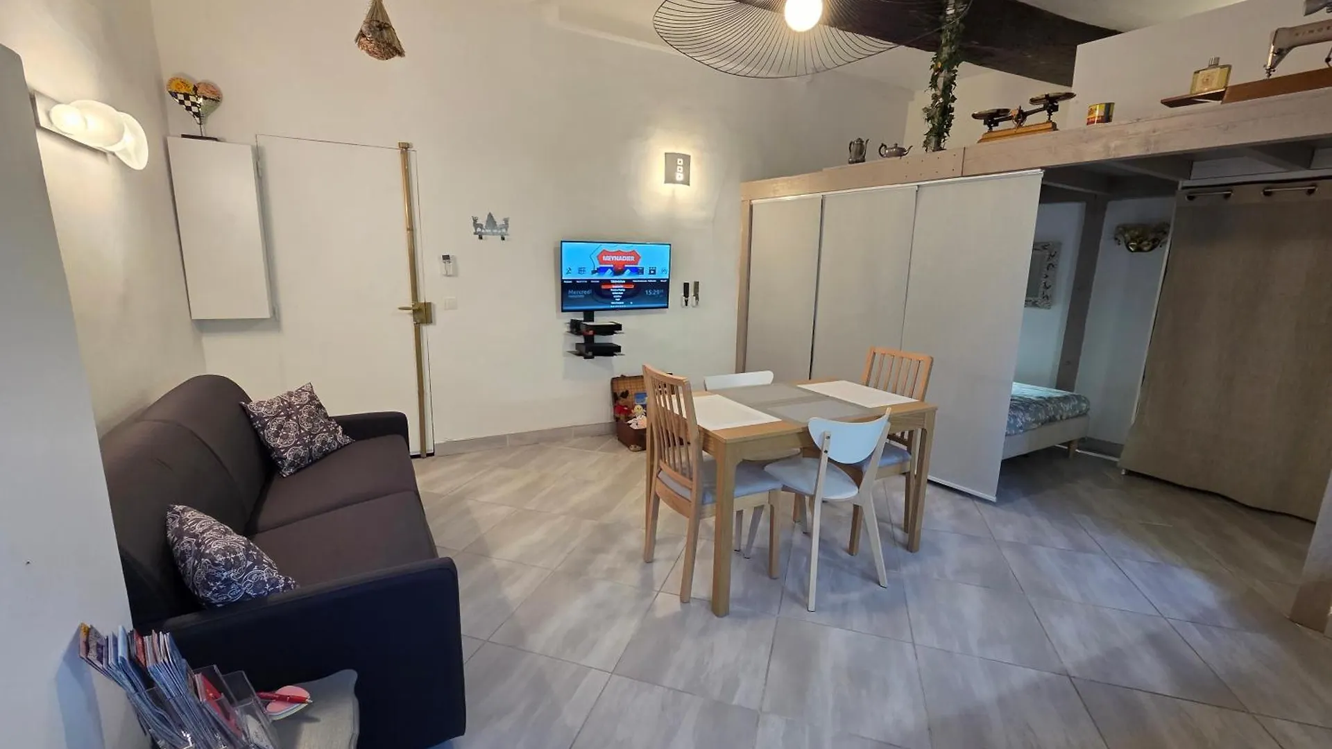 Apartment Meynadier 66 - Appartement Tres Calme Avec Cour Privative, Plage, Gare, Palais A 300M Cannes France