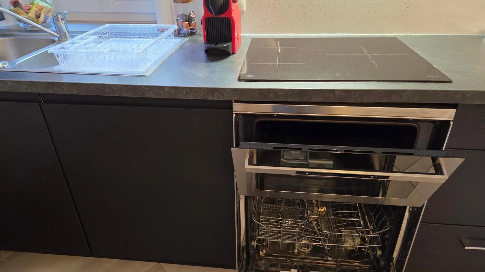 Apartment Meynadier 66 - Appartement Tres Calme Avec Cour Privative, Plage, Gare, Palais A 300M Cannes